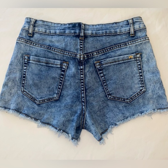 💜Women’s Nicki Minaj Mid Rise Studded Denim Jean Shorts Size 5/6 - Picture 3 of 12